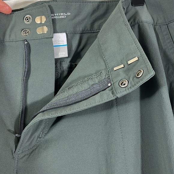 Columbia Saturday Trail Stretch Gray Outdoor Hiking Convertible Pants Size 22WL - Picture 12 of 12